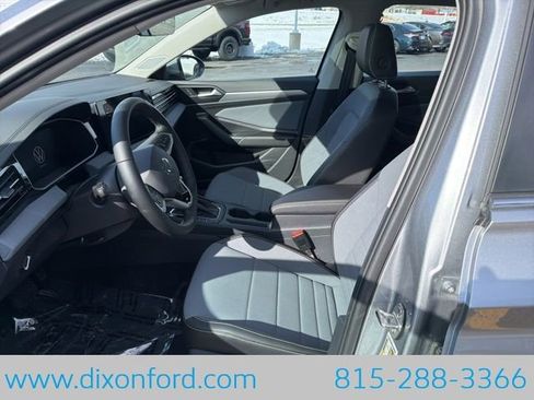 New 2025 Volkswagen Jetta SE image 9