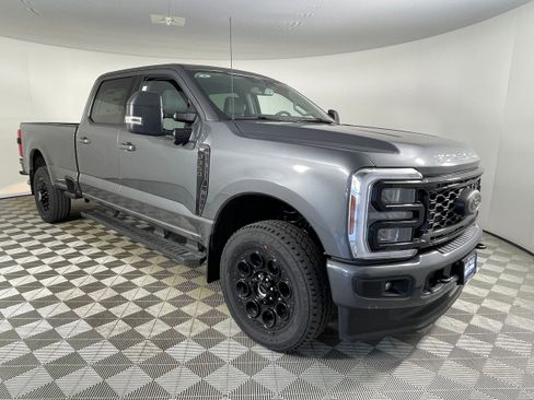 New 2026 Ford F350 XLT w/ XLT Premium Package AWD/4WD image 7