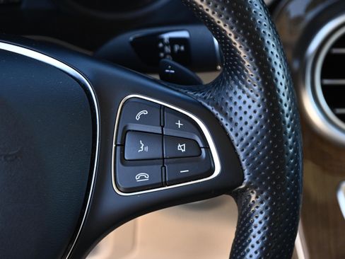 Used 2019 Mercedes-Benz GLC 300 4MATIC image 30