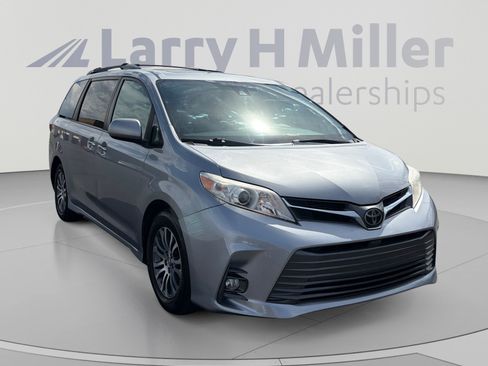 Used 2018 Toyota Sienna XLE FWD image 7