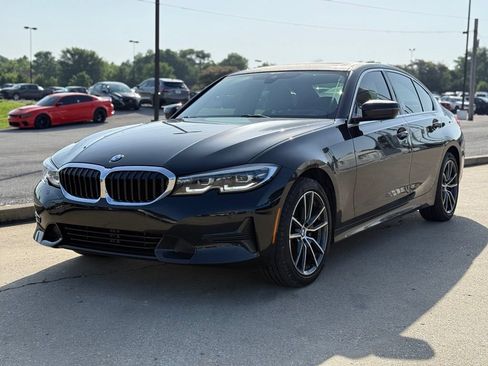 Used 2020 BMW 330i xDrive Sedan AWD/4WD image 2