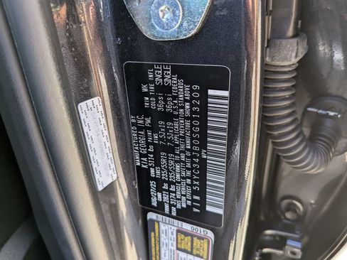 Certified 2025 Kia EV6 Light RWD image 32