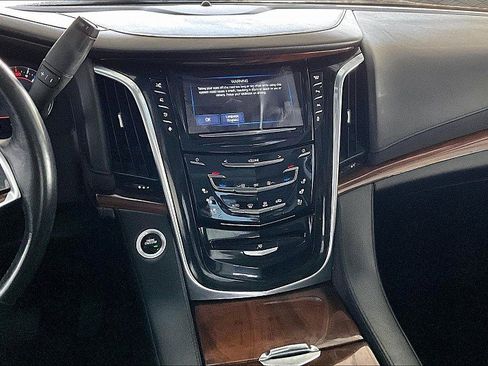 Used 2016 Cadillac Escalade Premium RWD image 5