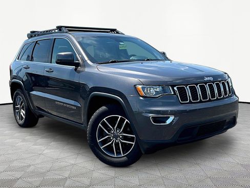 Used 2019 Jeep Grand Cherokee Laredo w/ Laredo X Package RWD image 3