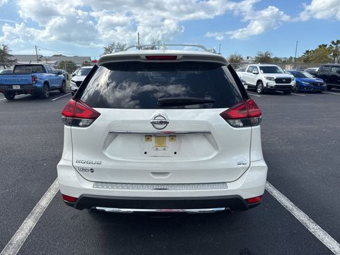 Used 2018 Nissan Rogue SL w/ Premium Package image 6