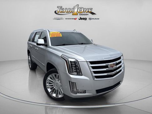 Used 2019 Cadillac Escalade Luxury image 1