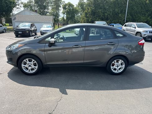 Used 2016 Ford Fiesta SE w/ Cold Weather Package FWD image 6