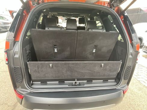 Used 2018 Land Rover Discovery HSE image 29