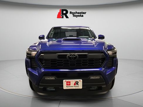 Certified 2025 Toyota Tacoma TRD Sport AWD/4WD image 3