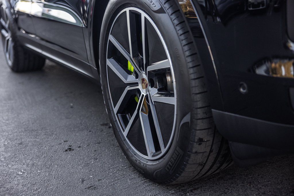 Certified 2025 Porsche Cayenne E-Hybrid AWD/4WD image 24