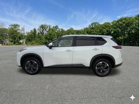 Used 2025 Nissan Rogue SV FWD image 5