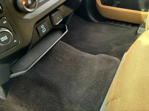 Used 2021 Ford F150 XLT image 16