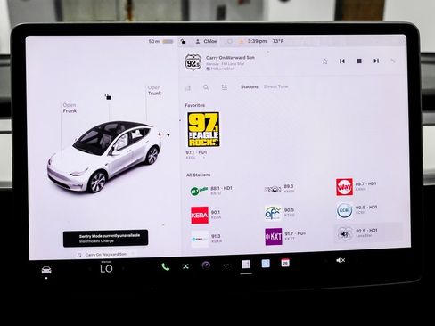 Used 2022 Tesla Model Y Long Range image 23