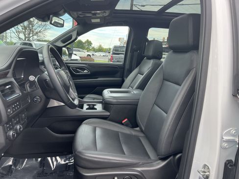 Used 2023 Chevrolet Tahoe Z71 w/ Luxury Package AWD/4WD image 13