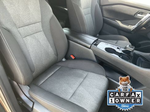 Used 2025 Nissan Rogue SV FWD image 11