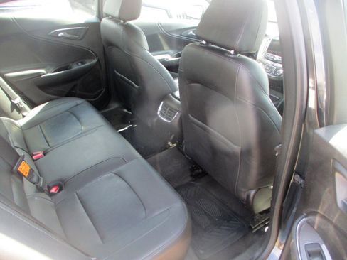 Used 2017 Chevrolet Malibu LT w/ Leather Package image 8