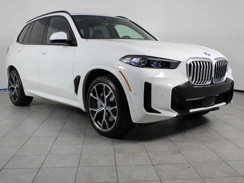New 2026 BMW X5 xDrive50e w/ M Sport Package AWD/4WD image 7