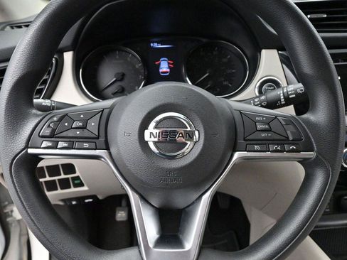 Used 2017 Nissan Rogue Sport SV FWD image 17