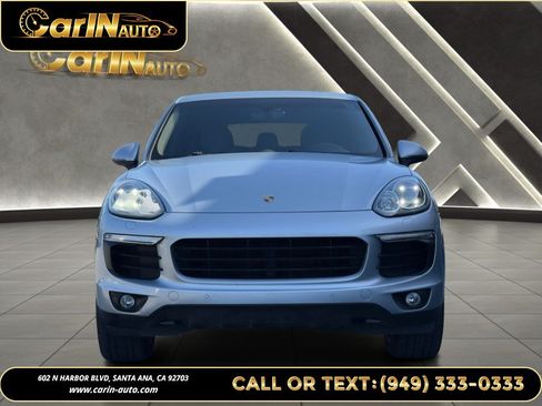 Used 2017 Porsche Cayenne Platinum Edition w/ Premium Package (PJV) AWD/4WD image 2