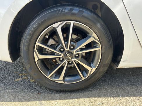 Used 2024 Kia Forte LXS FWD image 29