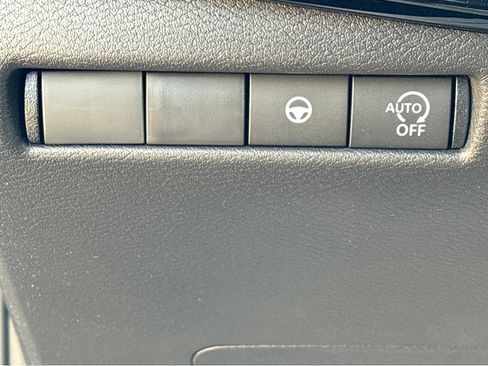 New 2026 Nissan Kicks SR w/ SR Premium Package FWD image 11