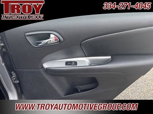 Used 2020 Dodge Journey SE image 21