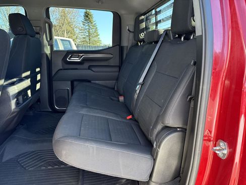 Used 2024 Chevrolet Silverado 1500 LT Trail Boss w/ Convenience Package II image 16