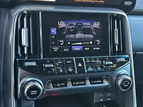 New 2026 Lexus LX 600 4WD w/ Luxury Package image 19