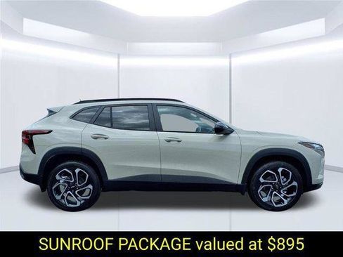 New 2026 Chevrolet Trax RS w/ Sunroof Package FWD image 2