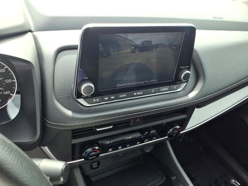 Used 2024 Nissan Rogue SV image 13