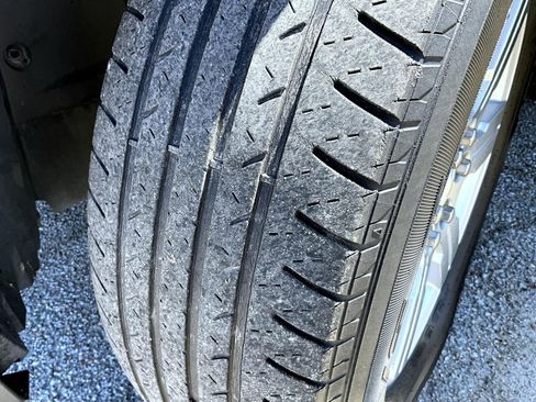 Used 2011 Chevrolet Traverse LT w/ Personal Connectivity Package image 25