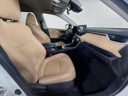 Used 2022 Toyota RAV4 LE image 33