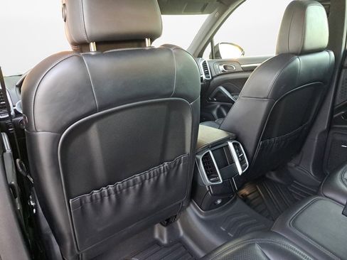 Used 2015 Porsche Cayenne S w/ Premium Package AWD/4WD image 12