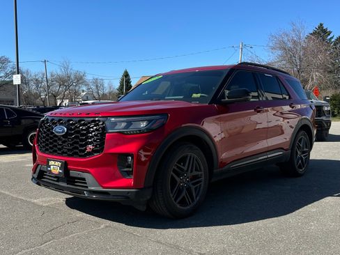 Used 2025 Ford Explorer ST AWD/4WD image 7