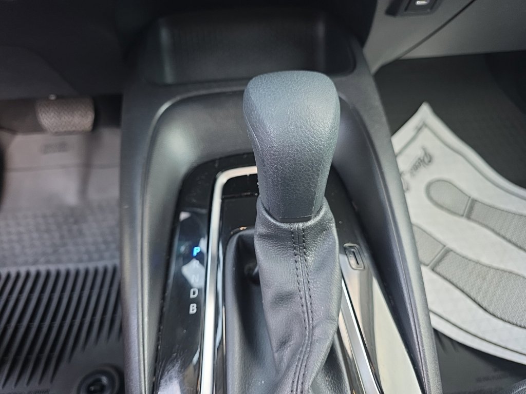 Used 2025 Toyota Corolla LE FWD image 20