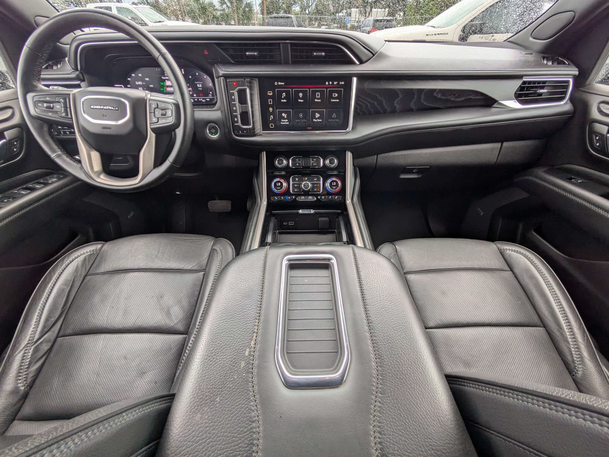 Used 2024 GMC Yukon Denali RWD image 16