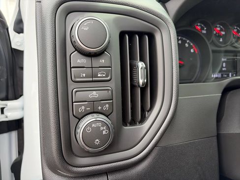 New 2026 Chevrolet Silverado 1500 Custom AWD/4WD image 15
