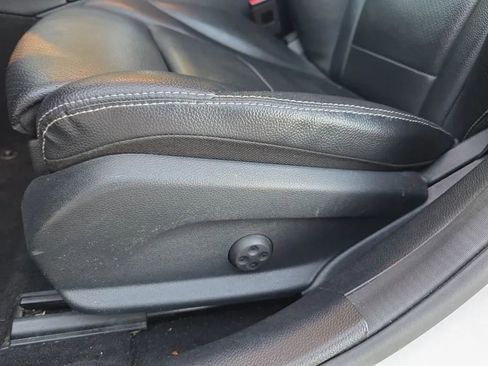 Used 2019 Mercedes-Benz C 300 Sedan image 13