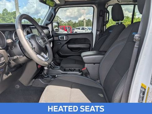 Used 2023 Jeep Wrangler Unlimited Rubicon 4xe AWD/4WD image 15