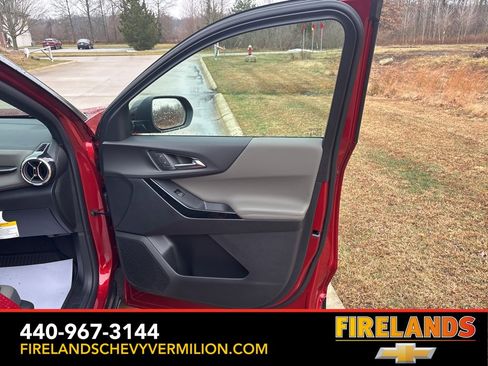 New 2026 Chevrolet Equinox LT w/ Convenience Package II image 31