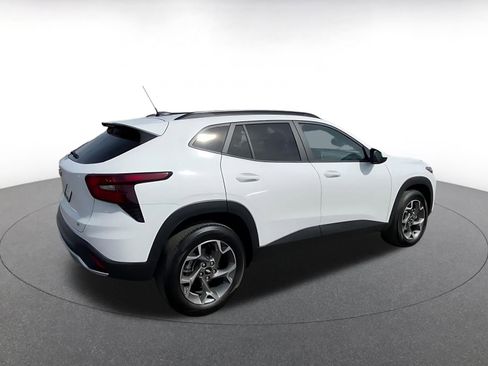 Used 2025 Chevrolet Trax LT image 15