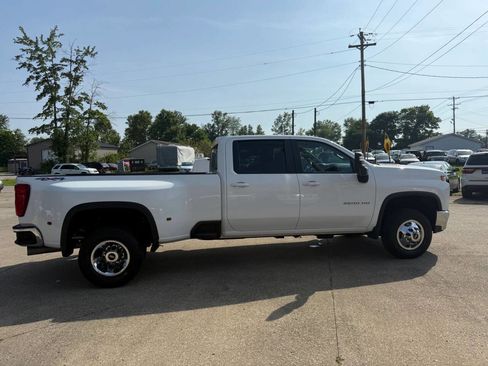 Used 2022 Chevrolet Silverado 3500 LT w/ Convenience Package image 9