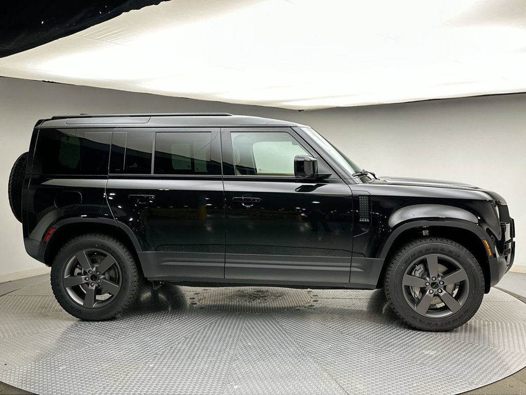 New 2026 Land Rover Defender 110 S AWD/4WD image 4
