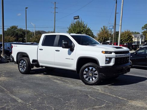 Used 2023 Chevrolet Silverado 2500 Custom w/ Custom Value Package image 2