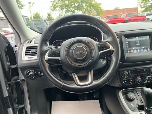 Used 2019 Jeep Compass Latitude AWD/4WD image 13