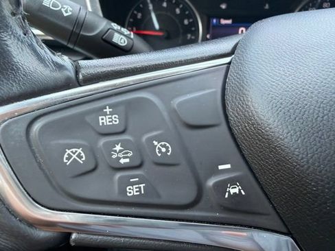 Used 2021 Chevrolet Equinox LT FWD image 22