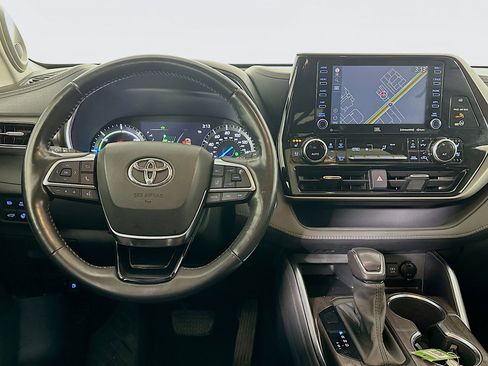 Used 2021 Toyota Highlander Limited image 18