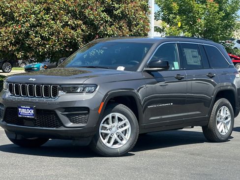New 2025 Jeep Grand Cherokee Laredo X image 8