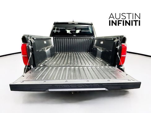 Used 2025 Toyota Tacoma SR5 AWD/4WD image 29