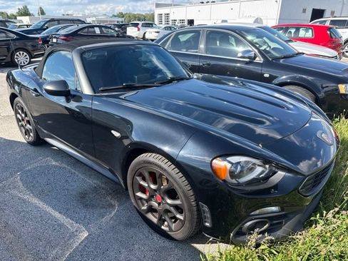 Used 2017 FIAT 124 Spider Abarth RWD image 6
